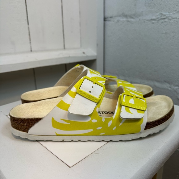 Birkenstocks Birko Flor White Yellow Rare Two Strap Printed Sandals Size 40 US 9 - Picture 6 of 11